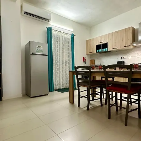 Taz-zebbuga Maisonette - Bugibba, St Paul's Bay